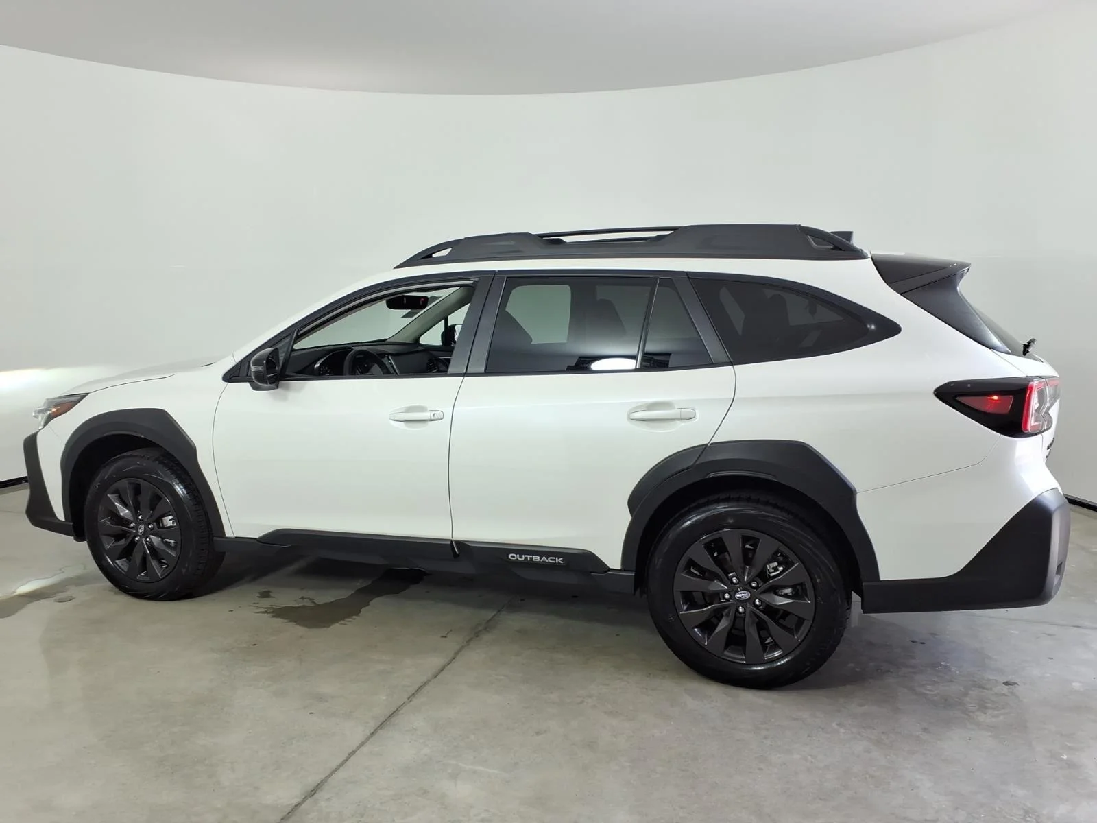 Certified Used 2025 Crystal White Pearl Subaru Onyx Edition image 3