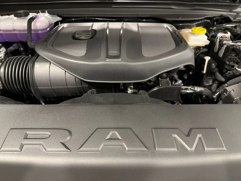 New 2026 Diamond Black Crystal Pearl-Coat Exterior Paint RAM Express image 40