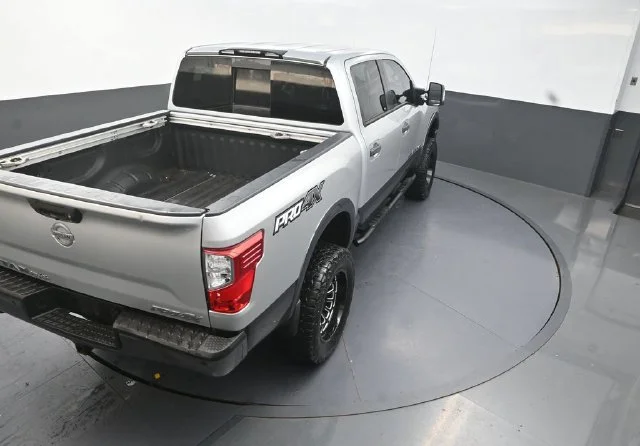 Used 2018 Silver Nissan PRO-4X image 29