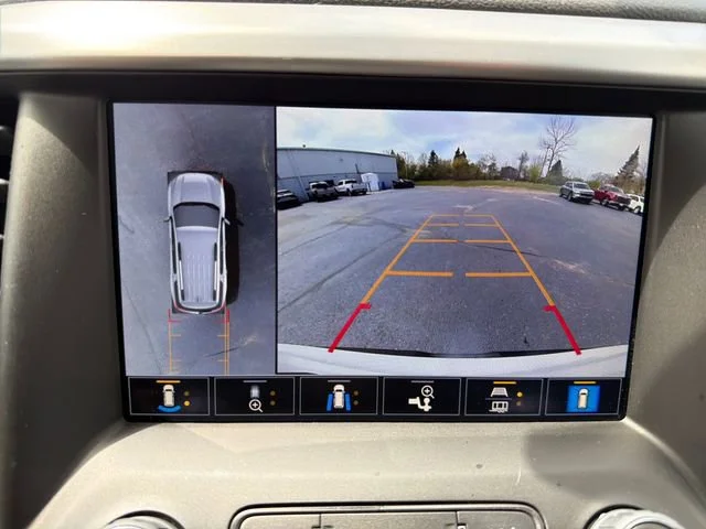 Used 2023 White Frost Tricoat GMC SLT image 25