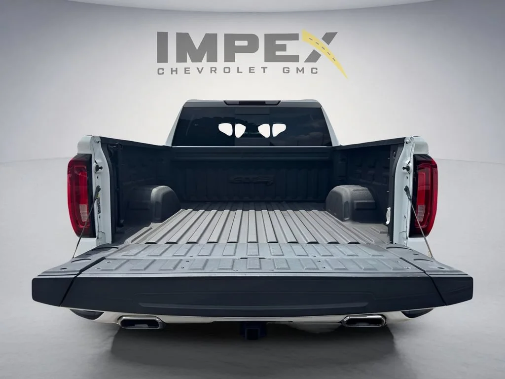 Used 2022 Summit White GMC AT4 image 33