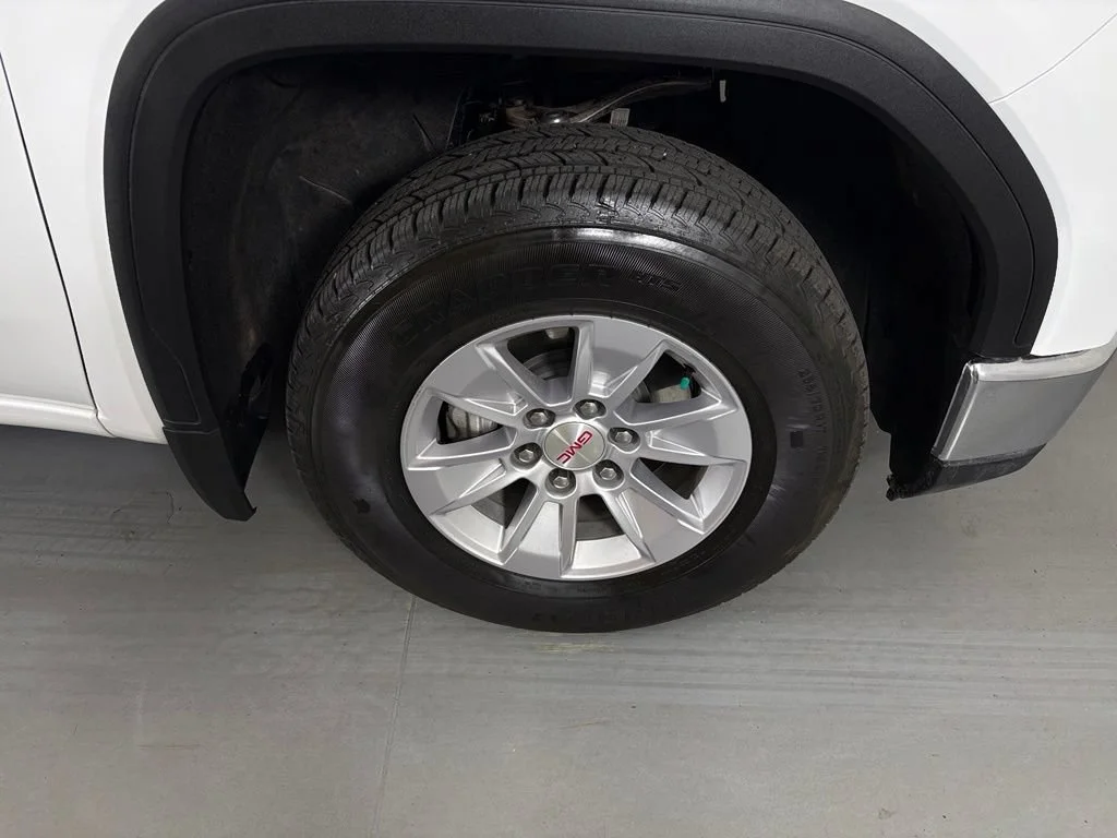 Certified Used 2026 Summit White GMC SLE image 12