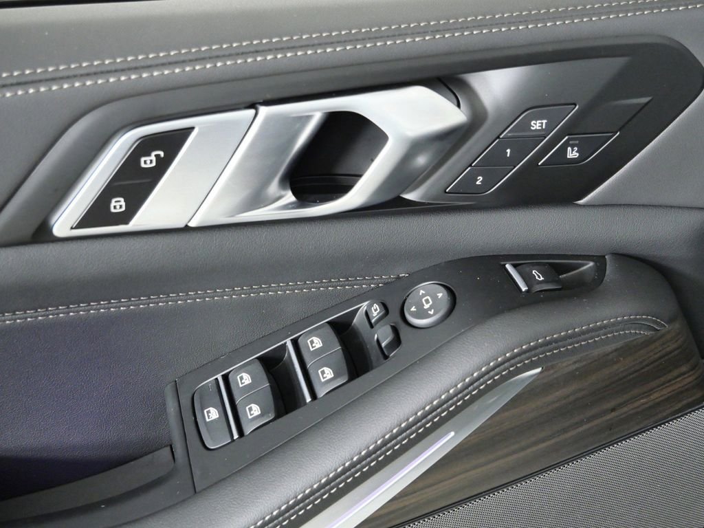 2026 BMW X5 M60i - Photo 37