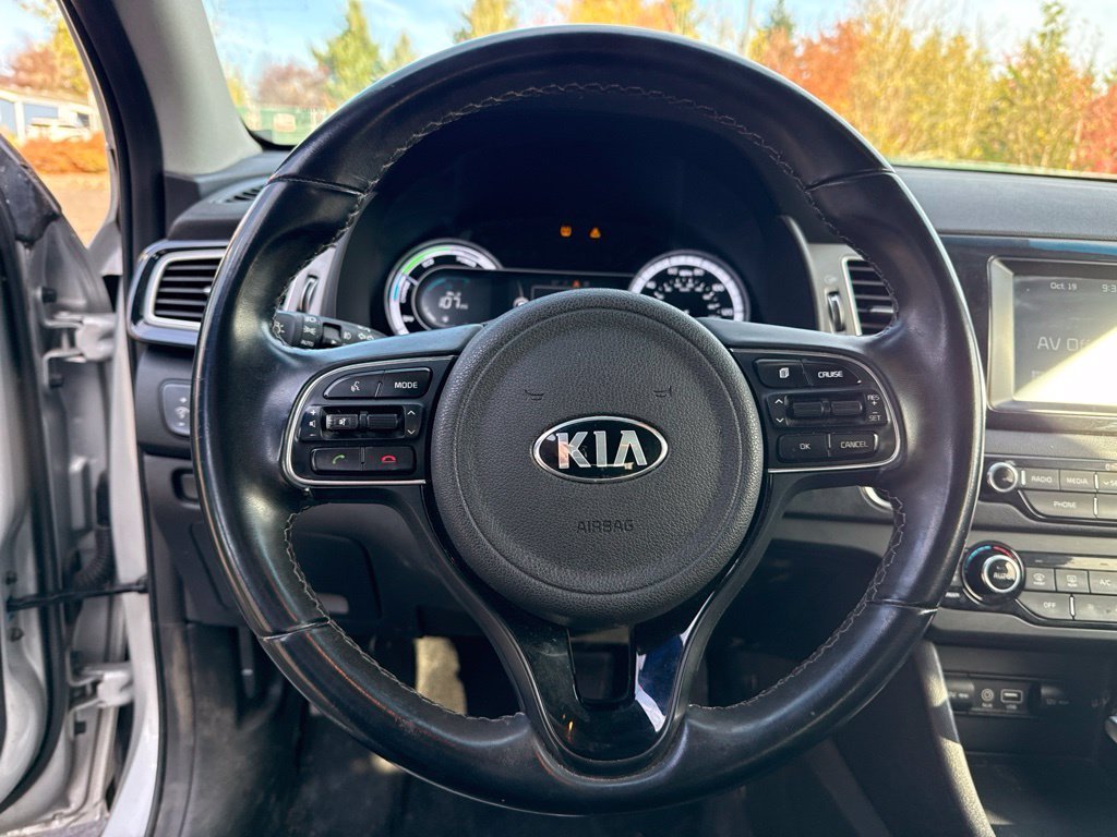 Used 2019 Silky Silver Kia EX image 10
