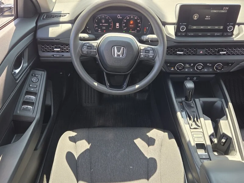 Used 2025 Platinum White Pearl Honda SE image 7