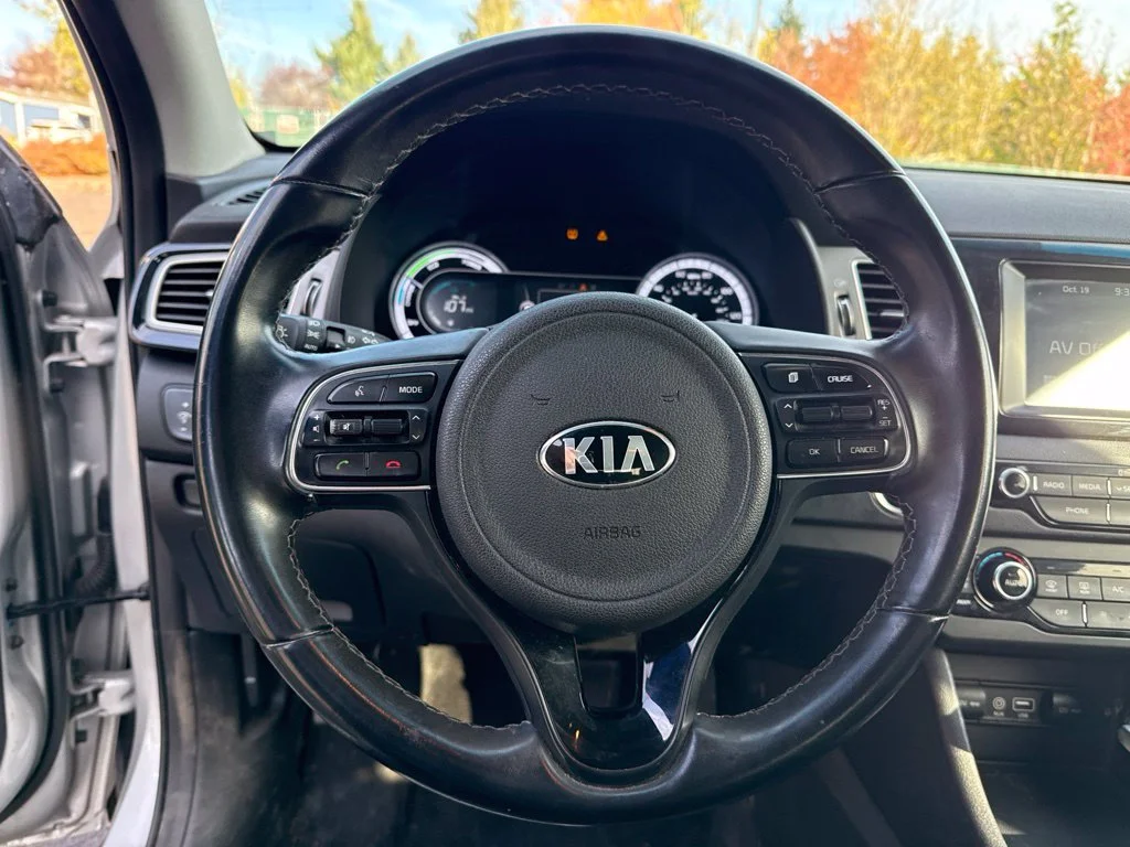 Used 2019 Silky Silver Kia EX image 10