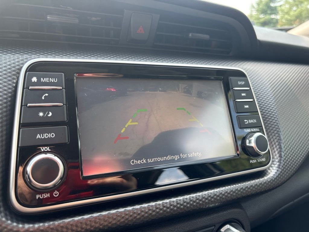 Used 2018 Silver Nissan S image 24