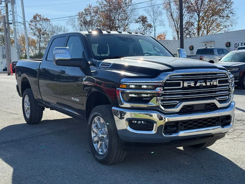 New 2026 Diamond Black Crystal Pearl-Coat Exterior Paint RAM Laramie image 4