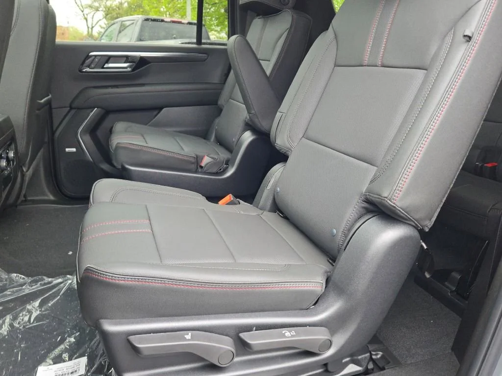 2026 Chevrolet Suburban RST - Photo 21