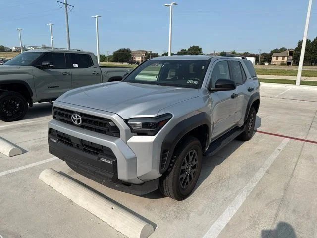 Used 2025  Toyota SR5 image 2