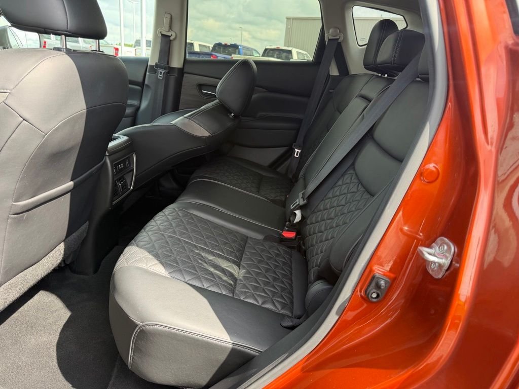 Used 2020 Orange Nissan Platinum image 40
