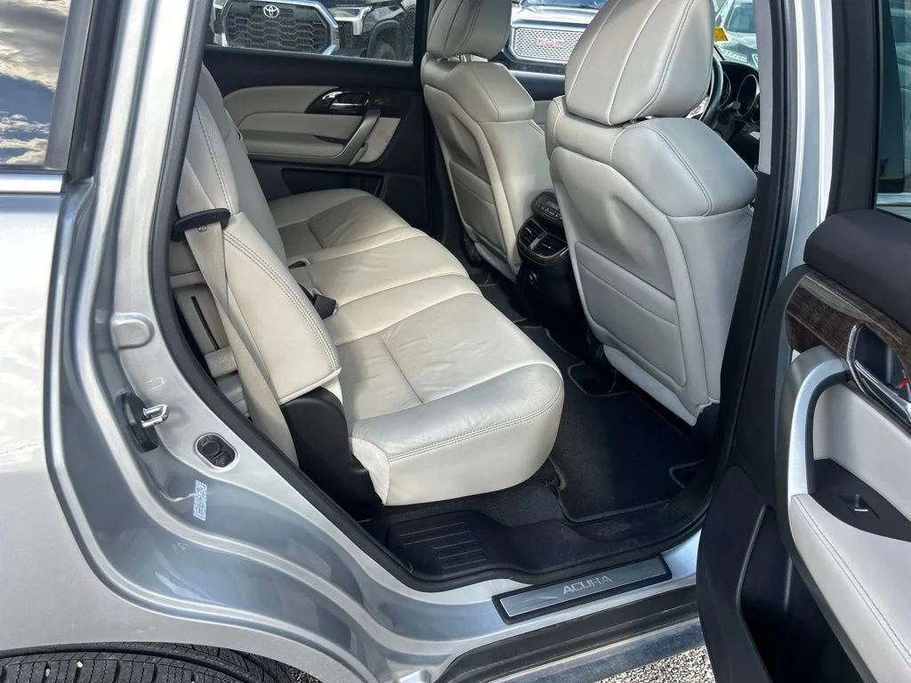 Used 2010 Palladium Metallic Acura 3.7L Advance Package image 13
