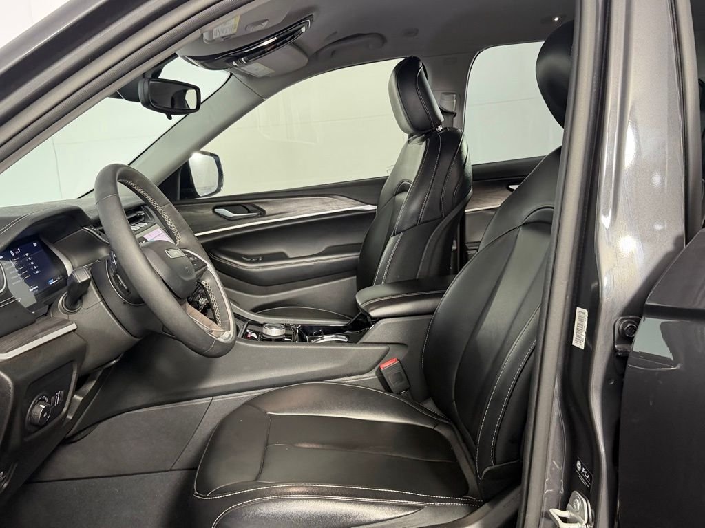 Used 2023 Gray Jeep Limited image 21