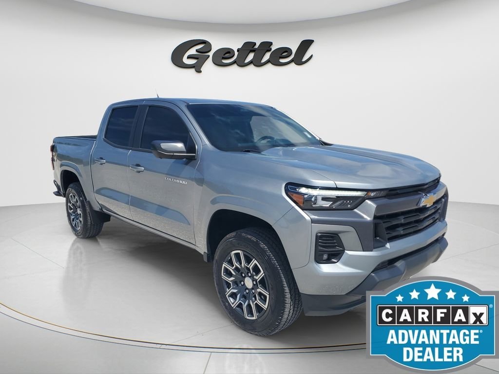 Used 2024 Gray Chevrolet LT image 4