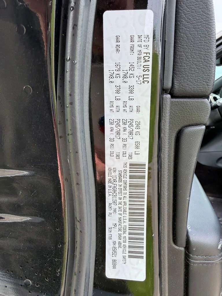 Used 2017 Black Jeep Laredo image 41