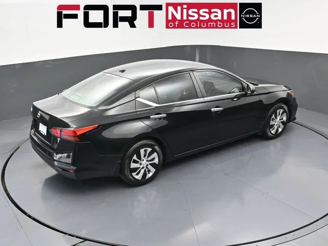 Used 2020 Black Nissan 2.5 S image 40