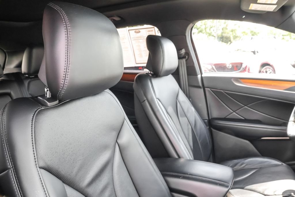 Used 2017 Silver Lincoln Reserve image 39