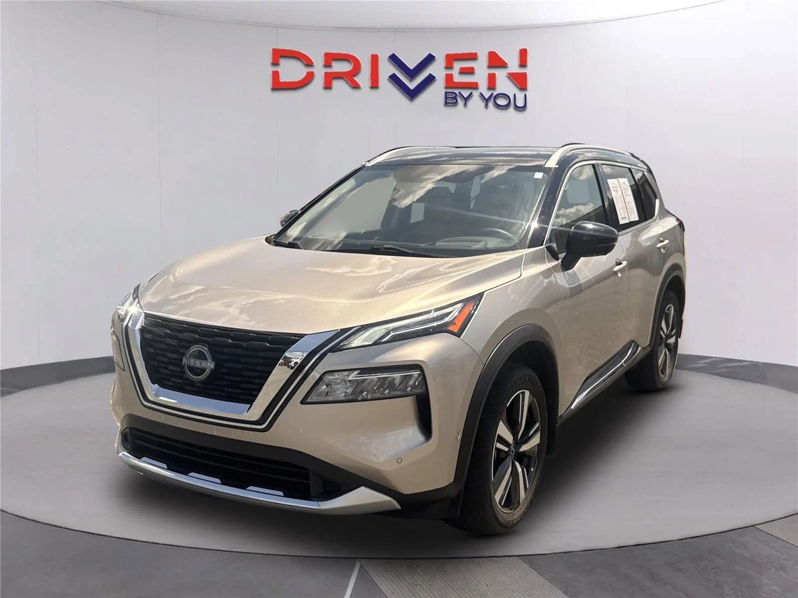 Used 2023 Beige Nissan PLATINUM image 8