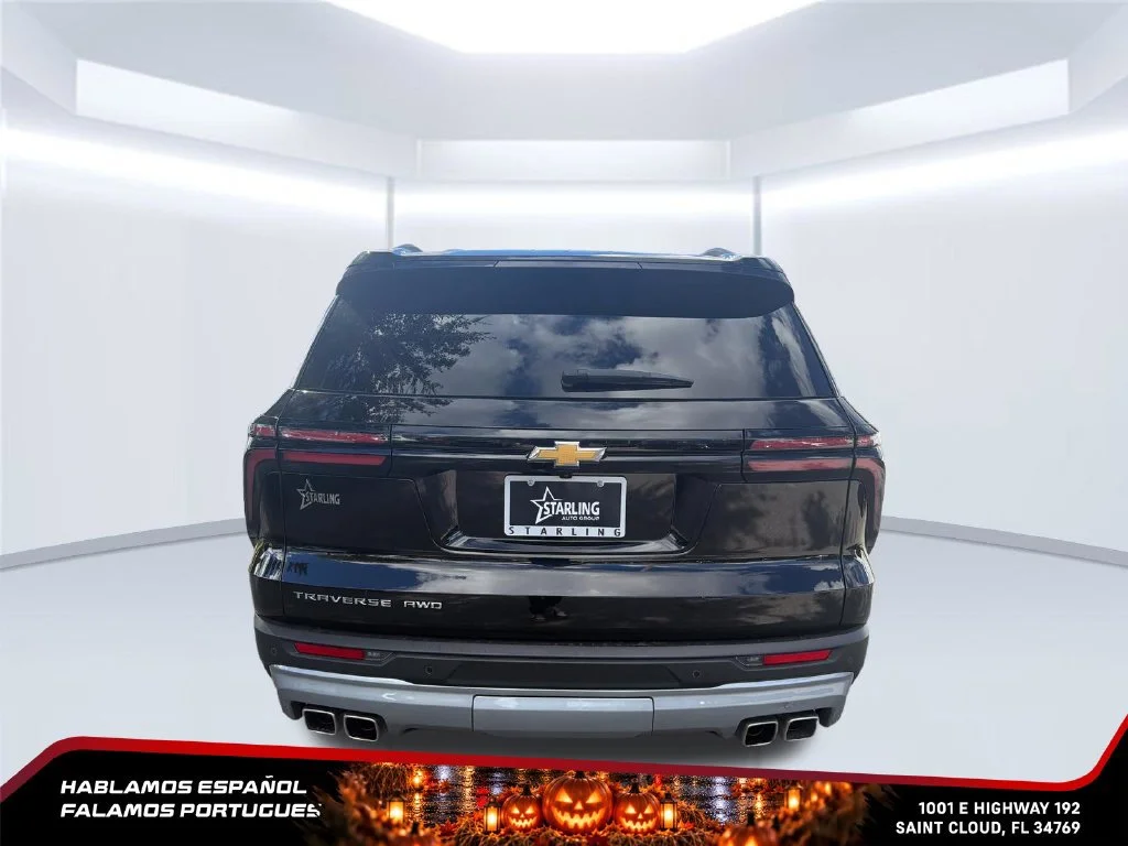 Used 2025 Mosaic Black Metallic Chevrolet LT image 4