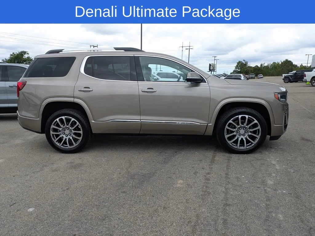 Used 2023  GMC Denali image 3