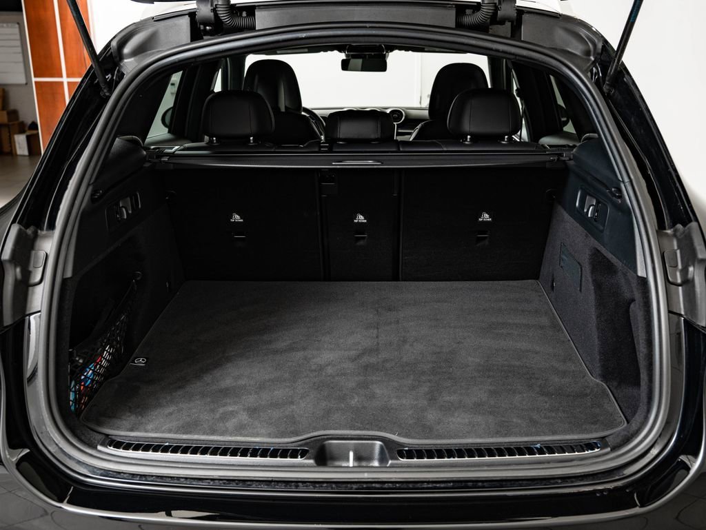 Certified Used 2025 Black Mercedes-Benz GLC 300 image 21