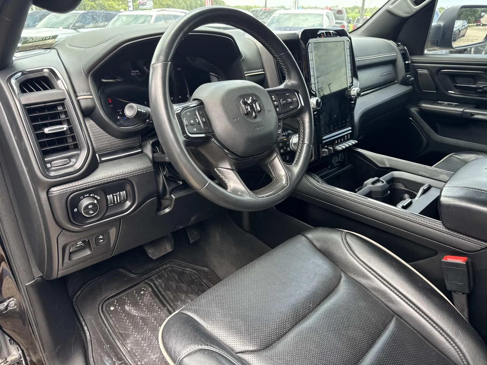 Used 2023 DIAMOND BLACK CRYSTAL PEARLCOAT Ram Limited image 18