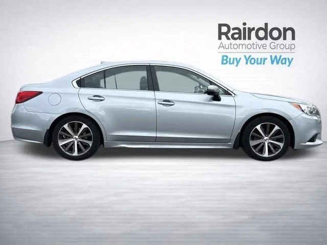 Used 2017 Ice Silver Metallic Subaru Limited image 9
