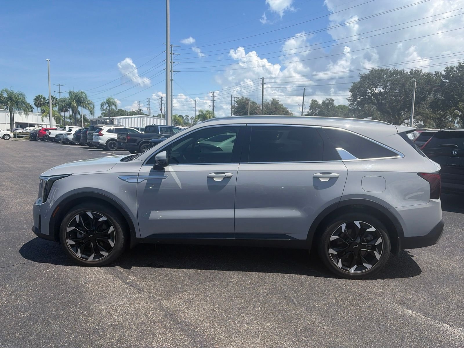 Used 2024 Gray Kia EX image 4