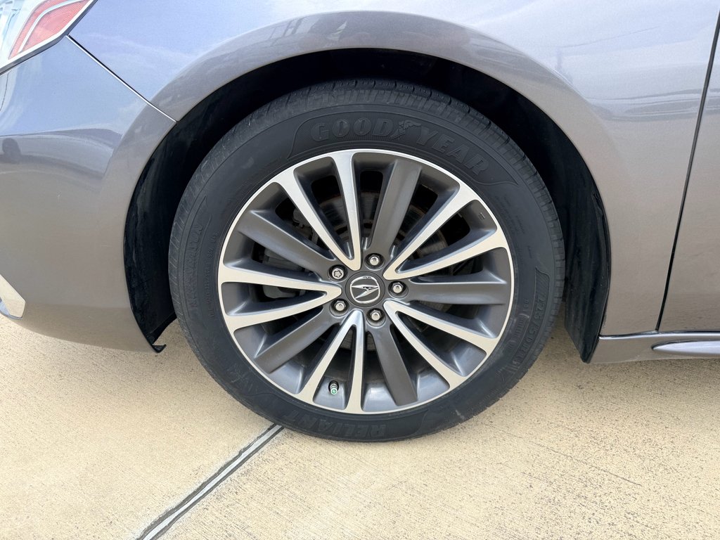 Used 2018 Crystal Black Pearl Acura w/Advance Pkg image 28