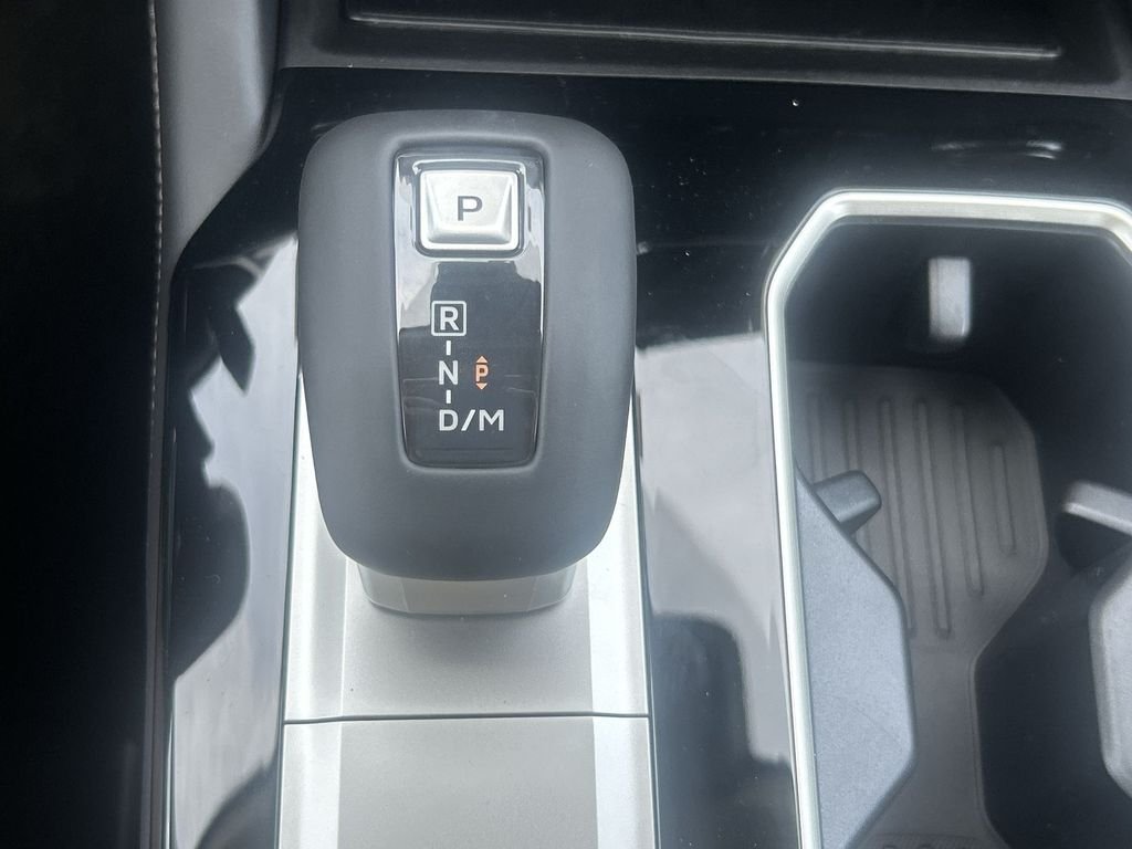 New 2026 LABRADOR BLK PR Mitsubishi SE image 25