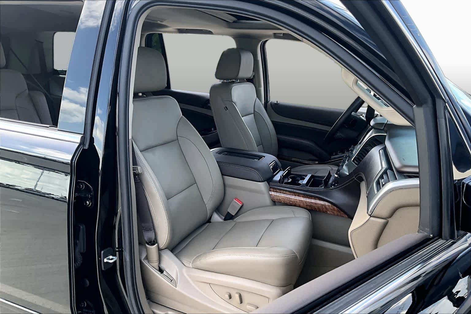 Used 2019 Black Chevrolet Premier image 8