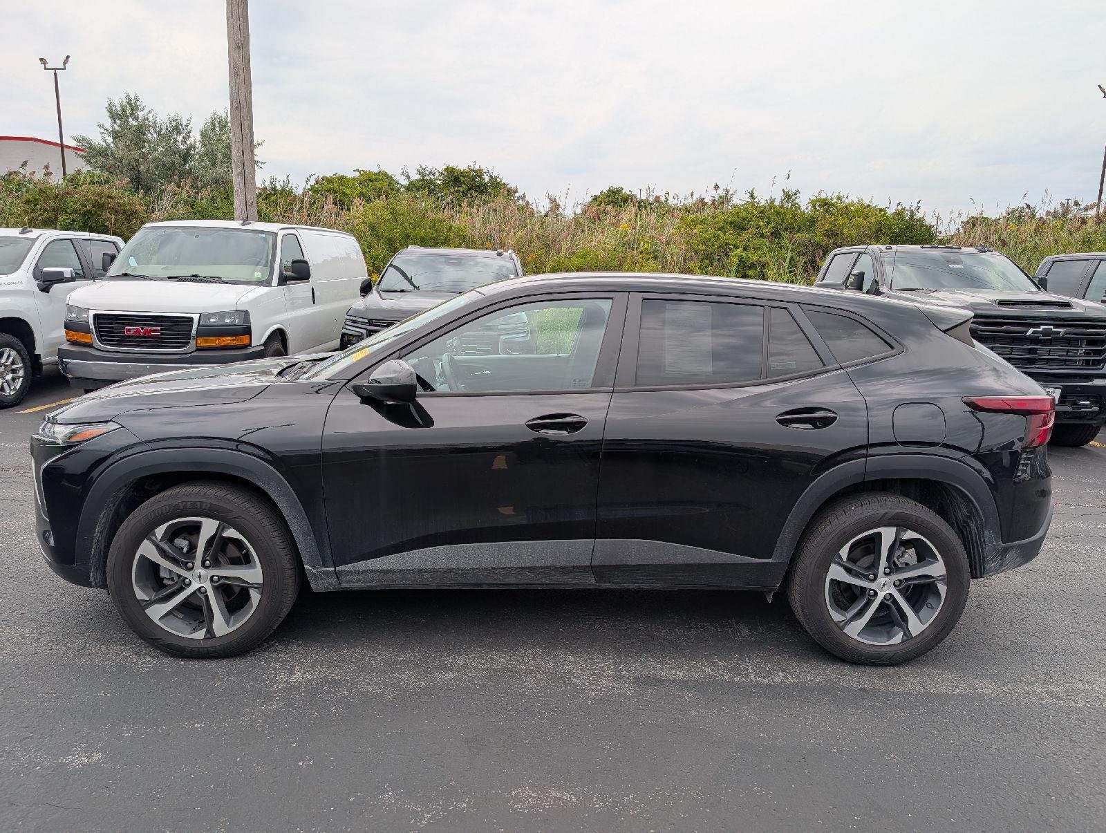 Used 2024 Mosaic Black Metallic Chevrolet 1RS image 5