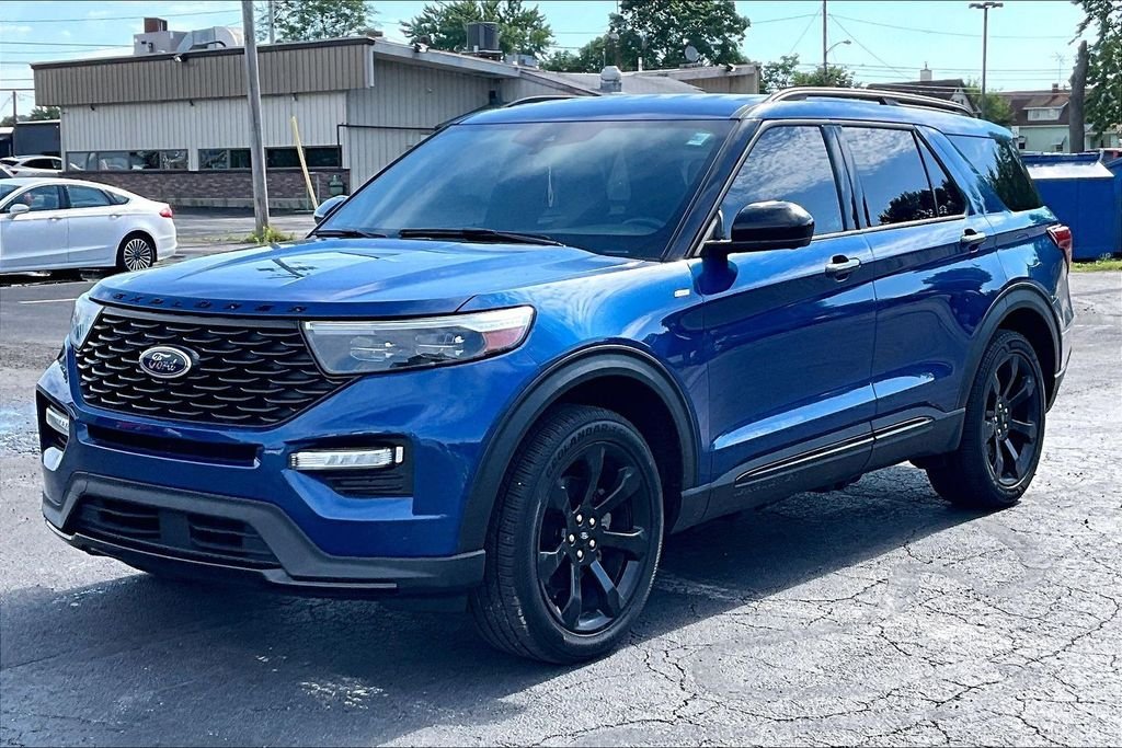 Used 2023 Atlas Blue Metallic Ford ST-Line image 2