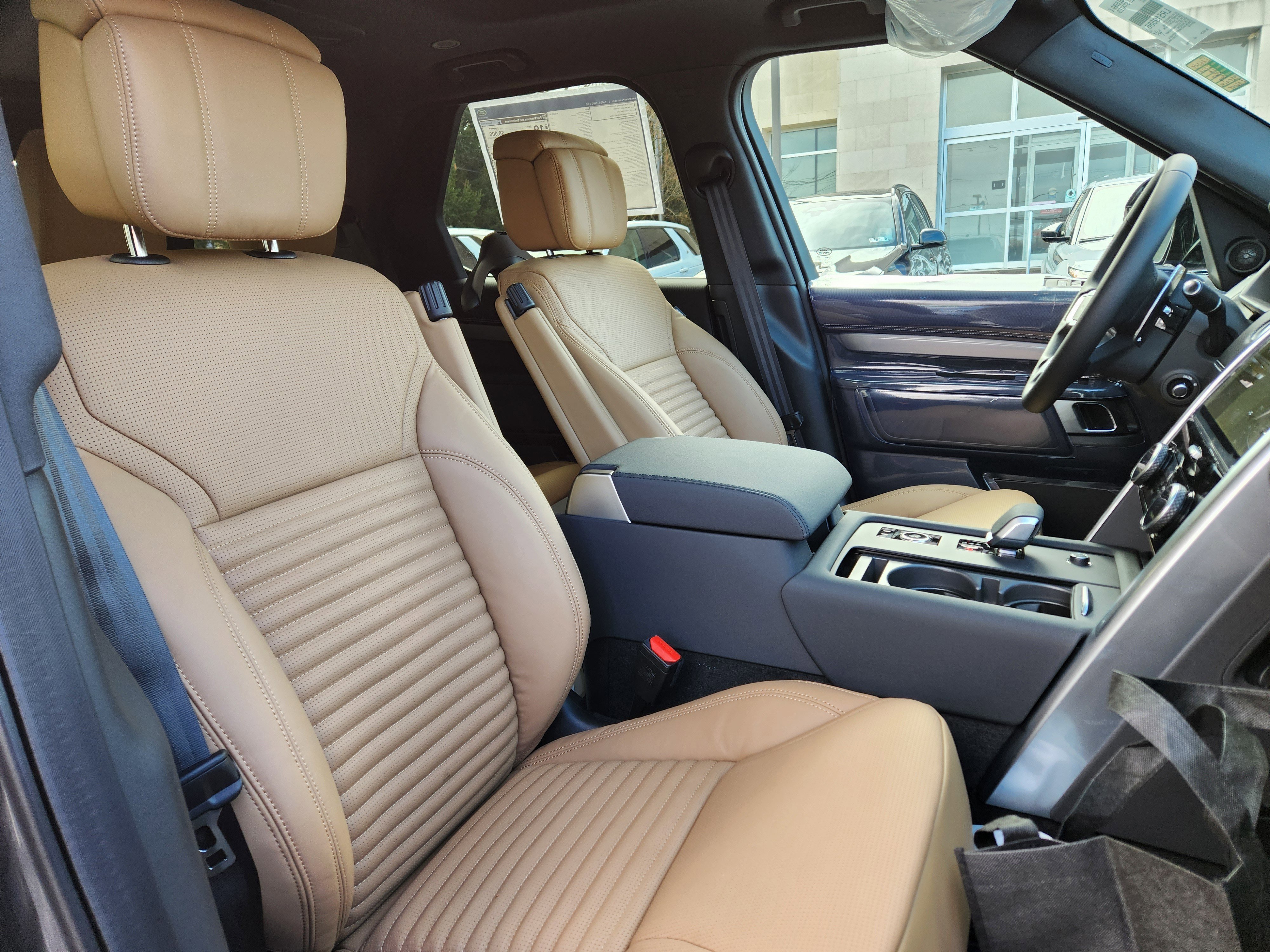 2026 Land Rover Discovery Gemini Edition - Photo 12