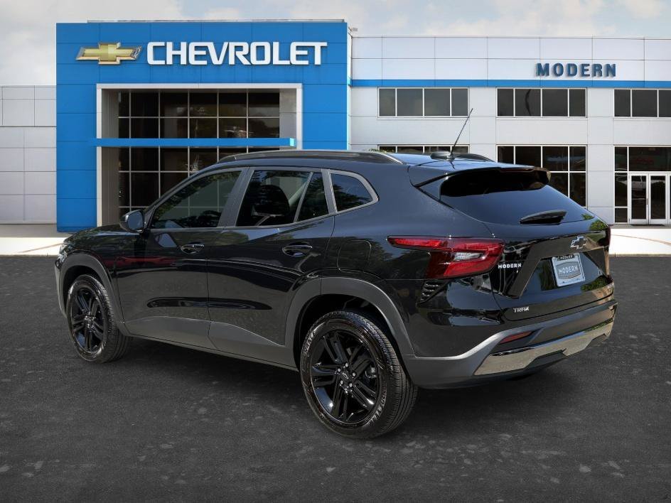 Used 2025 Mosaic Black Metallic Chevrolet ACTIV image 3