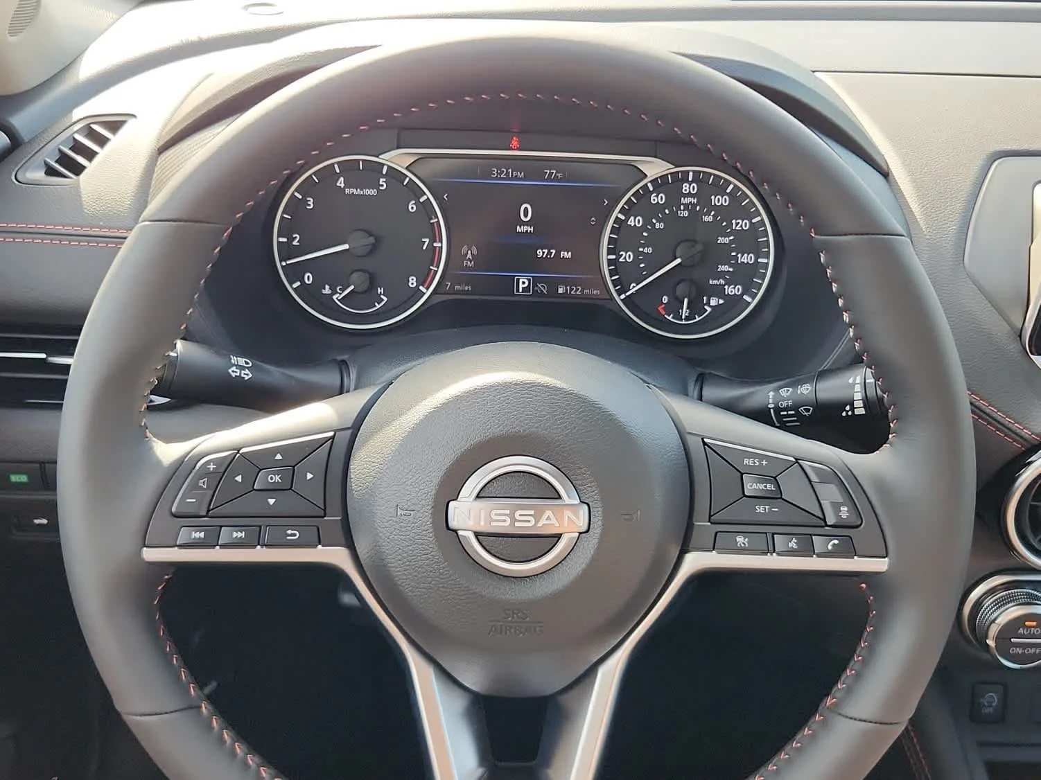 Used 2025 Aspen White Tricoat/Super Black Nissan SR image 17