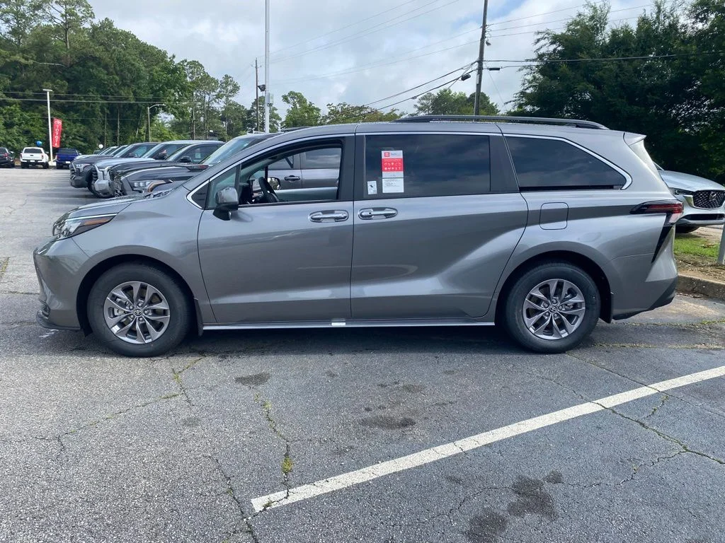 New 2026  Toyota XLE image 4