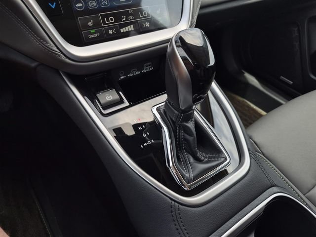 Used 2025 White Subaru Onyx Edition image 43