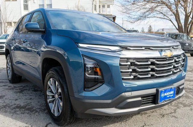 Used 2025 Blue Chevrolet LT image 4