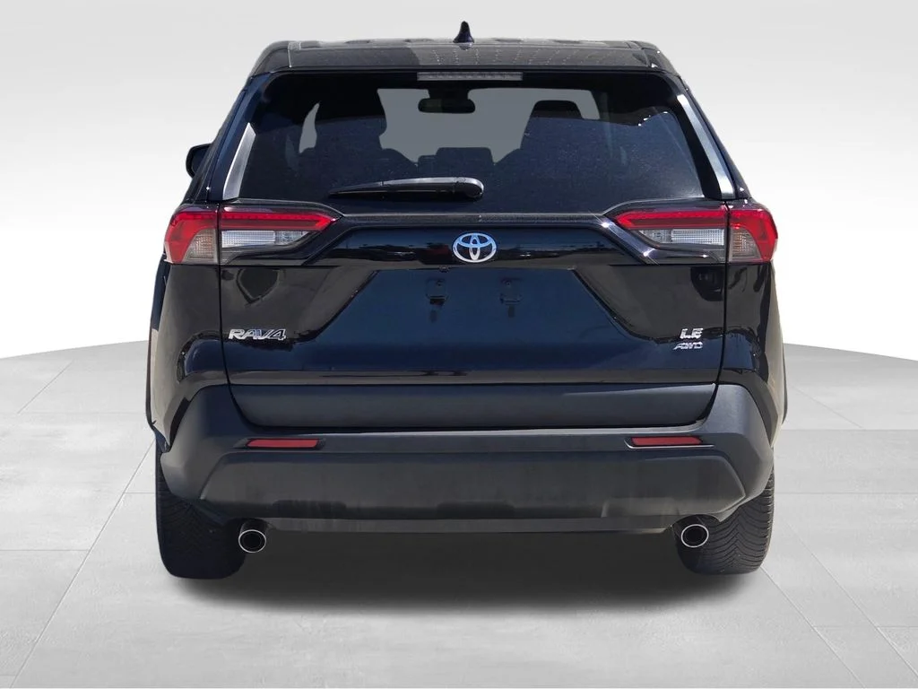 Used 2022 Midnight Black Metallic Toyota LE image 4