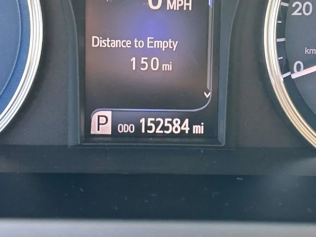 Used 2016  Toyota LE image 21