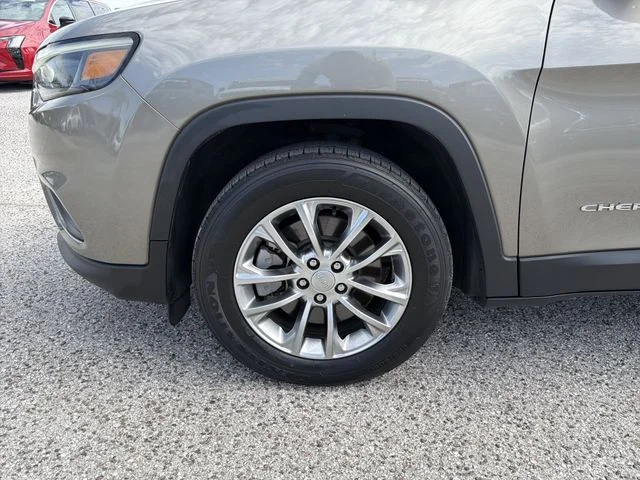 Used 2021 Beige Jeep Latitude Plus image 30
