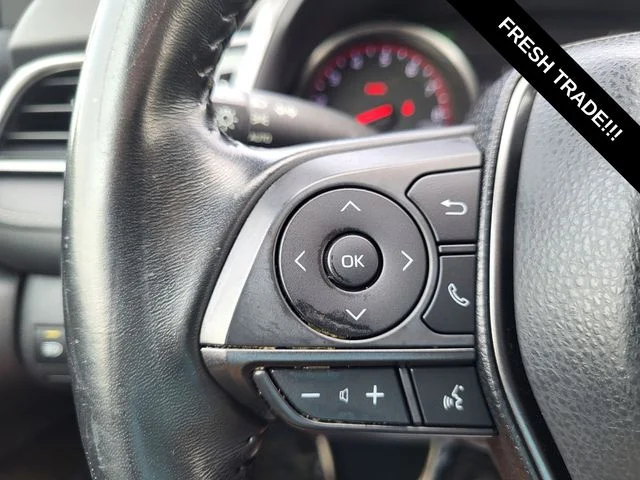 Used 2021 Blue Toyota XSE V6 image 19
