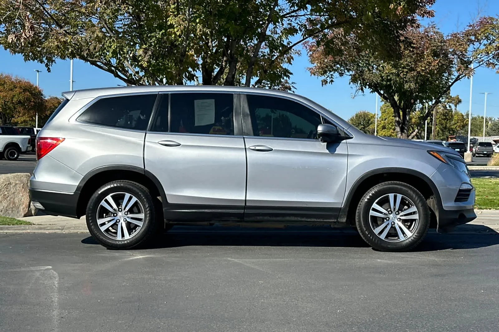 Used 2018  Honda EX image 8