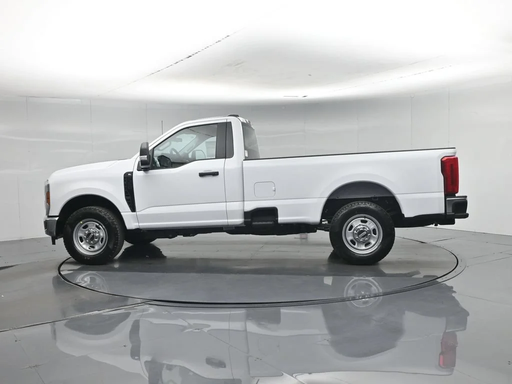 New 2027 Oxford White Ford XL image 22