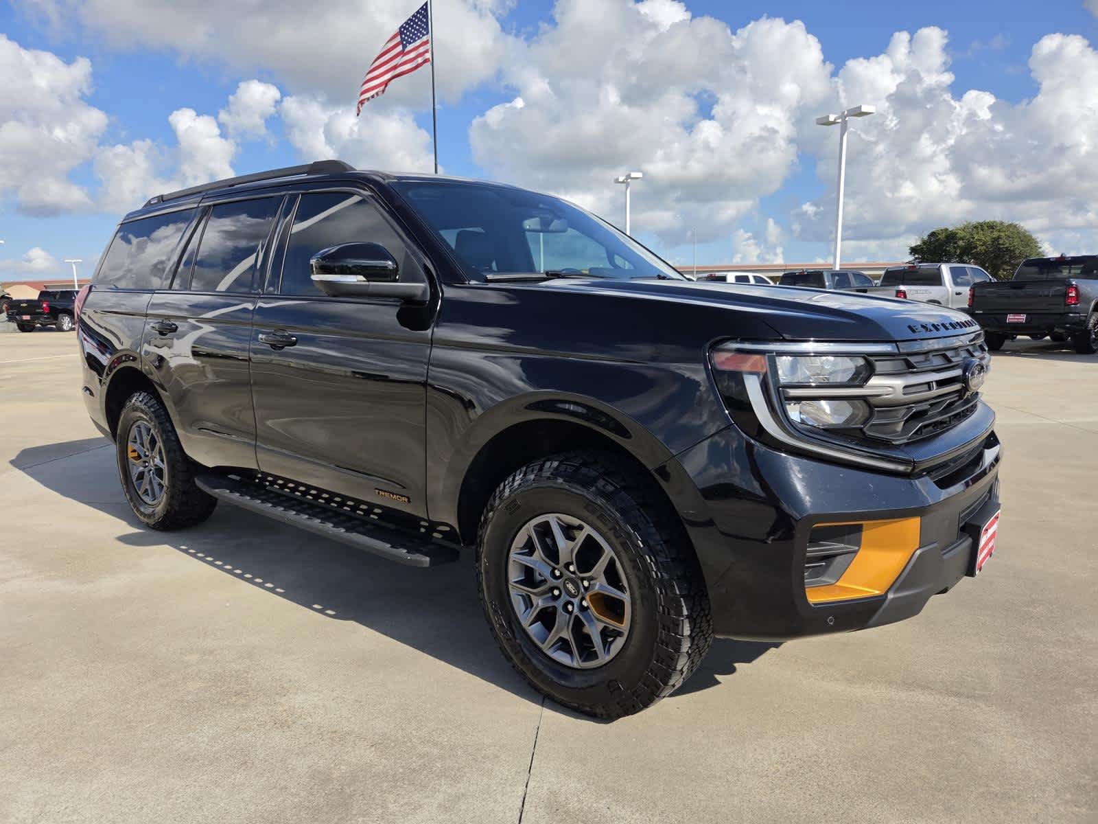 Used 2025 Agate Black Metallic Ford Tremor image 7