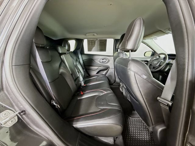 Used 2022 Gray Jeep Trailhawk image 30