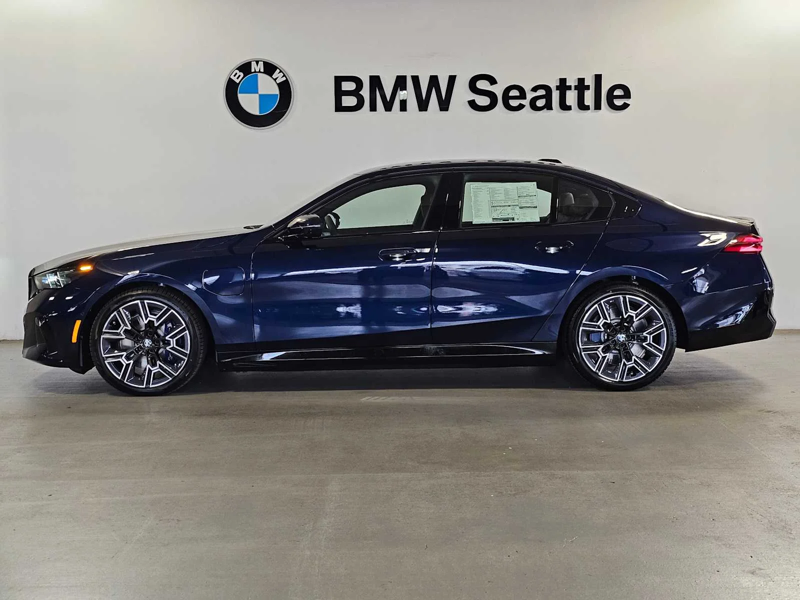 New 2027 Tanzanite Blue II Metallic BMW xDrive image 3