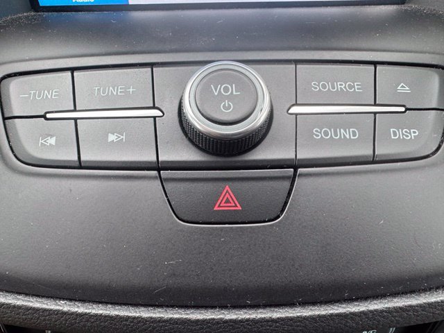 Used 2018 Oxford White Ford SE image 13