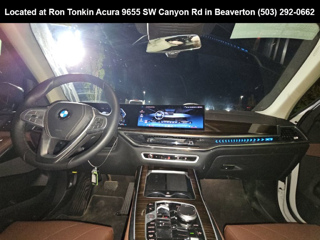 Used 2026 Mineral White Metallic BMW xDrive40i image 9
